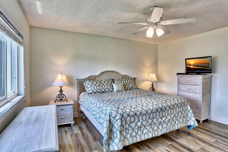 Bedroom 3, Land's End 4-406 Bay Front, Pinellas