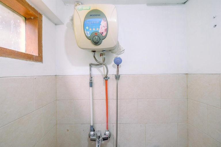 Bathroom 5, Cozy Homey Studio Margonda Residence 1 By Travelio, Depok