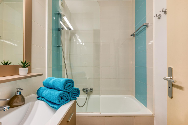 Bathroom 3, Le Murmure pieds dans l'eau, Hérault