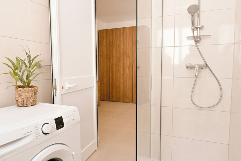 Bathroom 5, Sea Blue Horizon Qawra Bay Apartments, Saint Paul's Bay