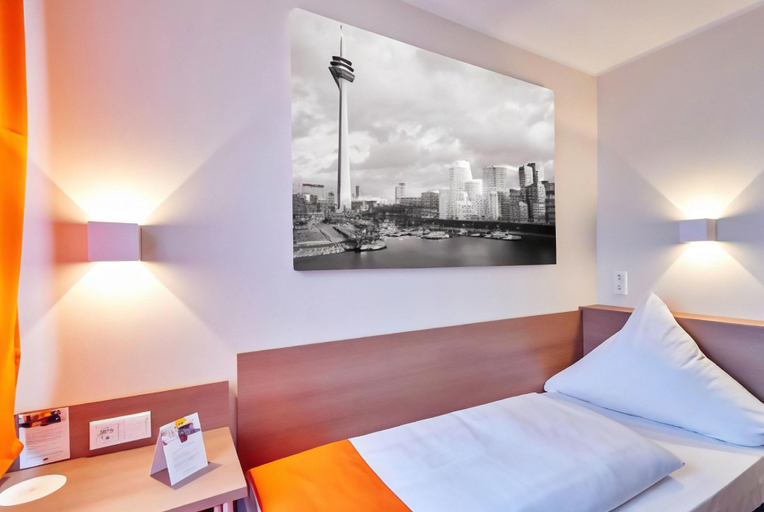 Bedroom 5, McDreams Hotel Wuppertal City, Wuppertal