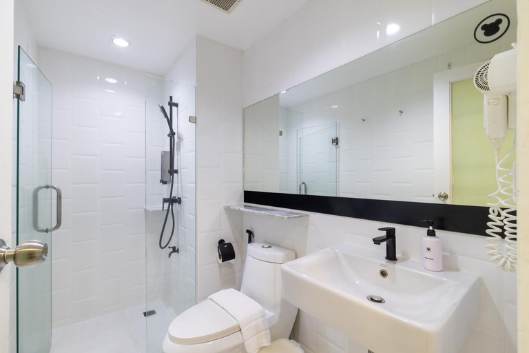 Bathroom 5, The Core Gallery Hotel, Muang Chiang Mai
