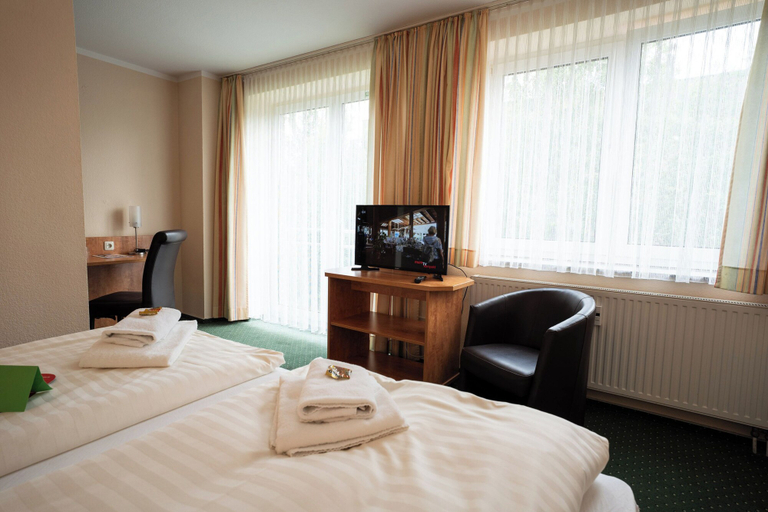 Bedroom 2, Café & Hotel am Holzhafen, Stade