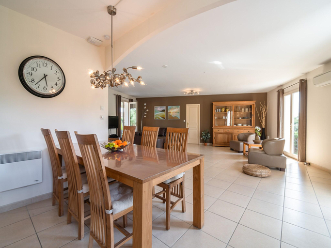 Others 5, Stylish Villa with Terrace, Aude