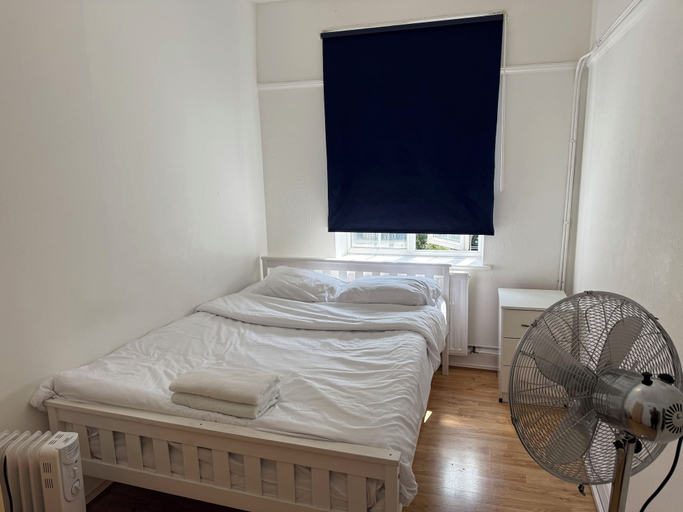 Bedroom 4, Rahal Hotel Hackney London, London