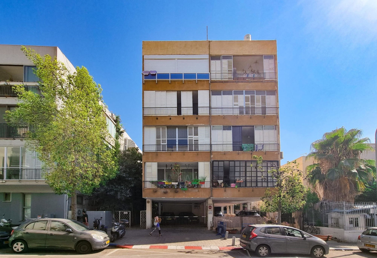 Room 2, Geula Tulipe in Tel Aviv-yafo