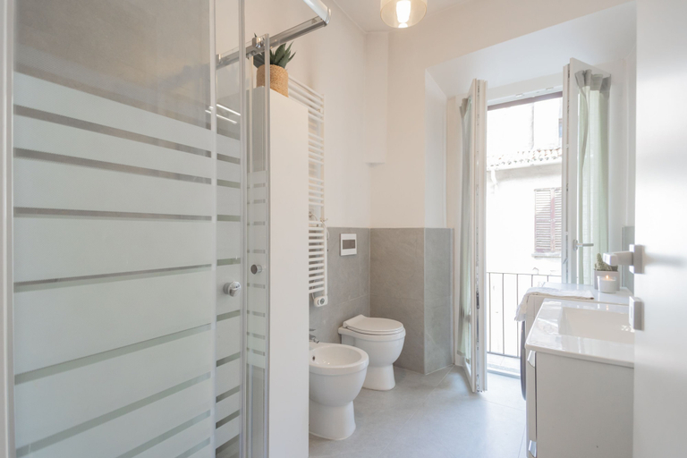 Bathroom 5, Luce Apartment in Como, Como