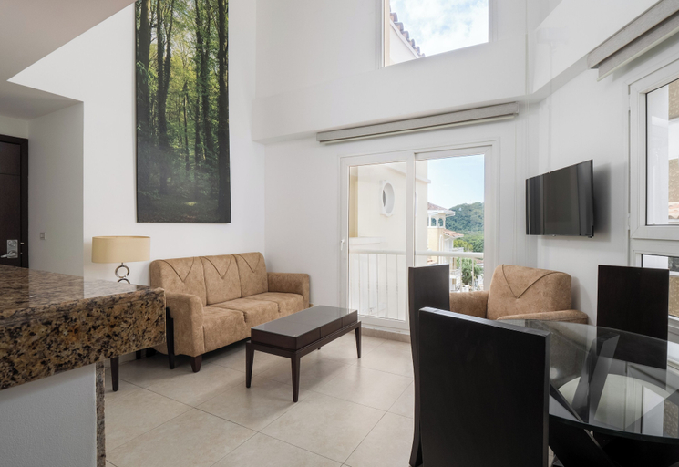 Others 4, Mahogany Suites, Arraiján