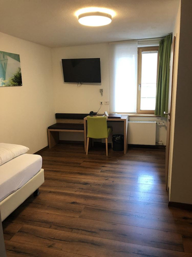 Bedroom 2, Hotel-Restaurant Ochsen, Alb-Donau-Kreis
