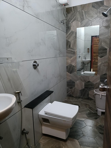 Bathroom 3, Hotel Shri Salasar, Ujjain