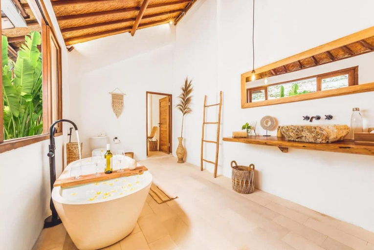 Others 5, Villa Baladeva, 5BDR Luxury, huge private Pool, Badung