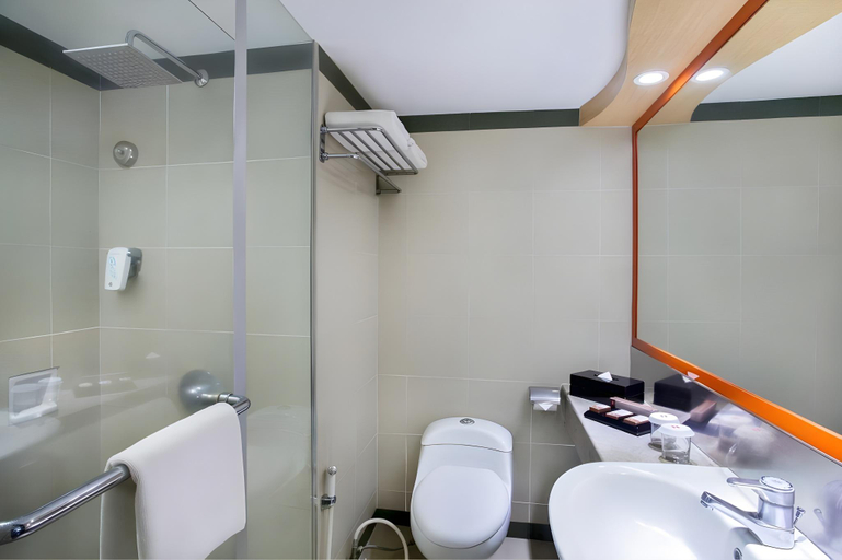 Bathroom 12