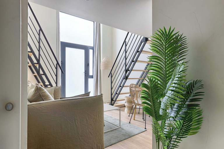 Living area 4, Superb Air-conditioned Duplex Bastille Le Marais, Paris