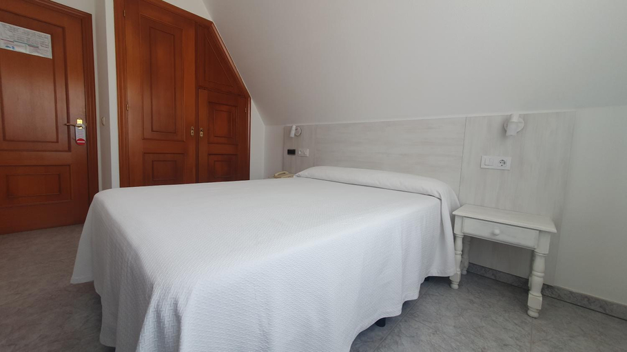 Bedroom 4, Hotel La Costera, Pontevedra