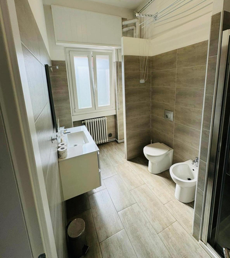 Bathroom 4, Hotel Ristorante Sbranetta, Milano