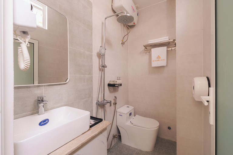 Bathroom 5, The Morris Central Hotel - O'TEL, Đà Lạt