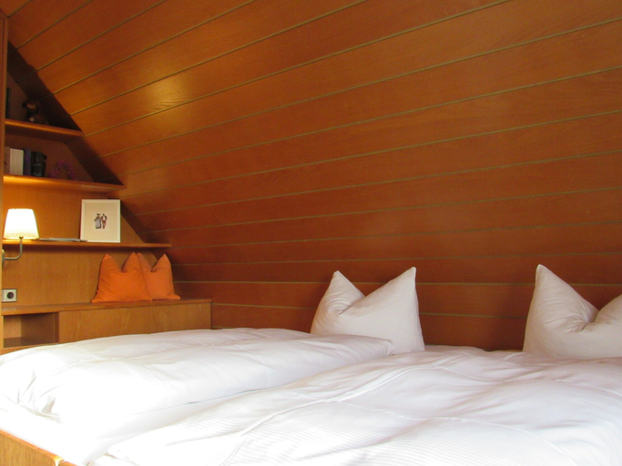 Bedroom 3, Landgasthof Grüner Baum, Breisgau-Hochschwarzwald