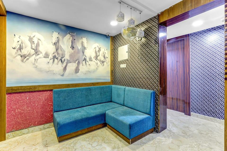 Others 5, 83961 Hotel Peradiot, Ahmadabad