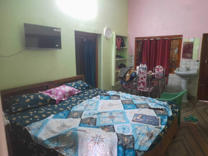 Bedroom 2, Sadhu Inn, Puri