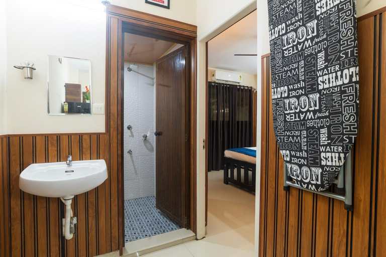 Bathroom 3, Sancta Maria Lounge -cochin Airport, Ernakulam