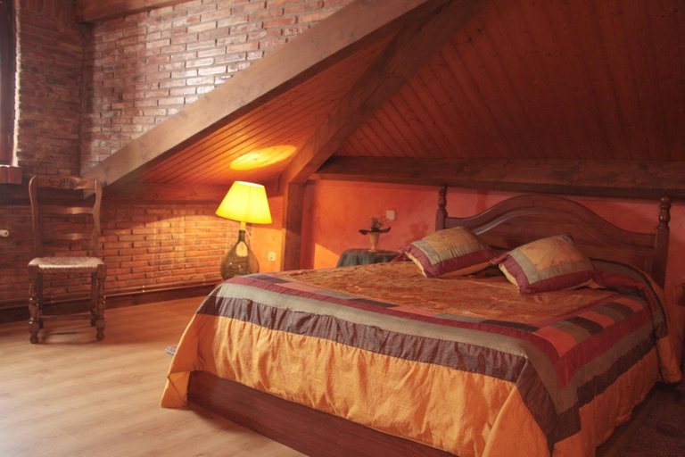 Bedroom 2, Hotel Rural "Posada EL SOLAR" con "Terraza panoramica-Salon GINTONIC BAR", Cantabria