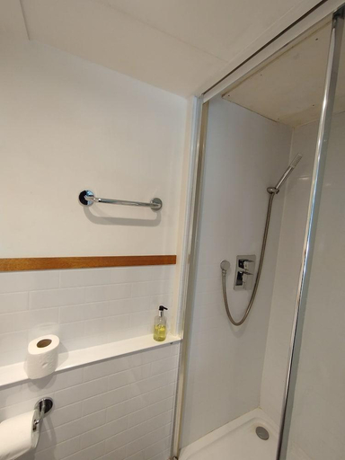 Bathroom 3, The Willows Hotel, Brighton and Hove