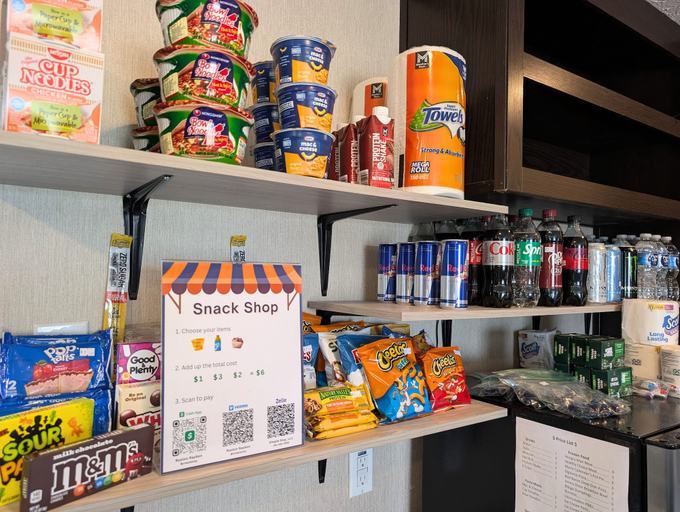 Food & Drinks, Simple Stay, Calhoun