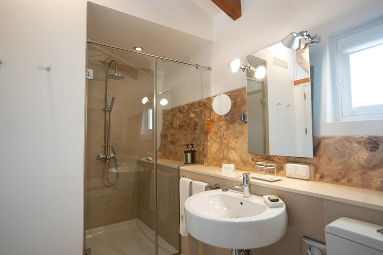 Bathroom 5, Hotel Rural Binigaus Vell, Baleares