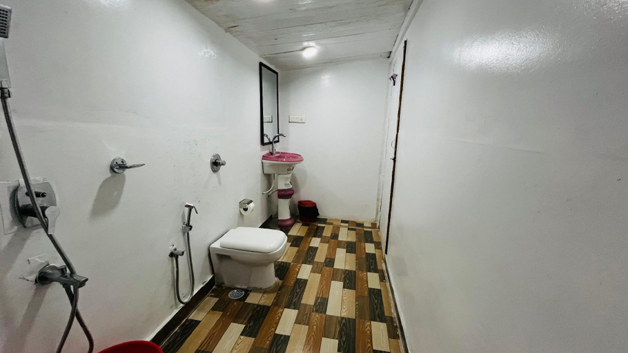 Bathroom 3, Palolem Luxuries Beach Cottages