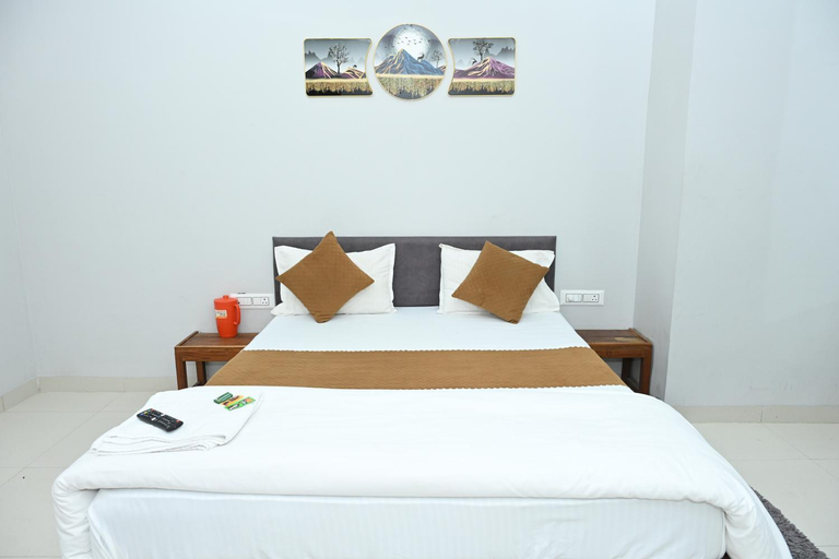 Bedroom 3, Hotel RRR Palace, West Nimar