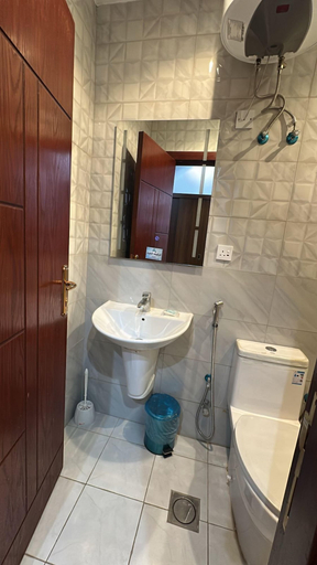 Bathroom 5, In Taiba Apartment, Al Madinah Al Munawwarah