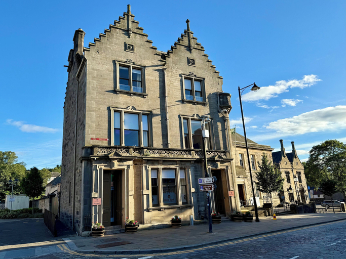 Exterior & Views 2, Linen Bank, West Lothian