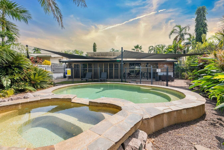 Room 1, Nature s Nest Pool SPA Outdoor Kitchen Dining, Leanyer