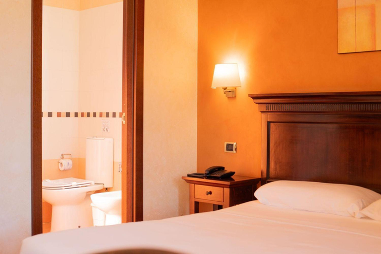 Bedroom 2, Hotel Teocrito, Syracuse