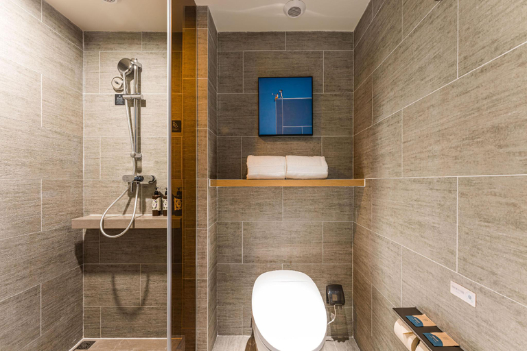 Bathroom 3, Atour Hotel Shanghai Daning International Plaza, Shanghai