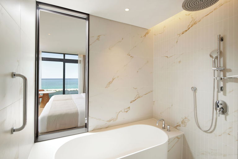 Bathroom 5, Shillamonogram Gangneung Hotel, Gangneung