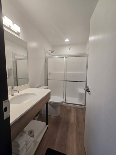 Bathroom 4, Mokai Inn, Division No. 11
