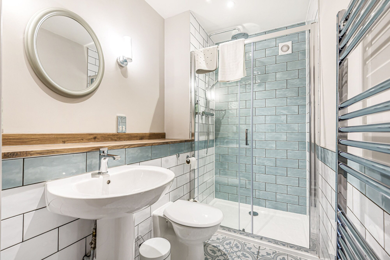 Bathroom 3, Charlcombe Inn, Bath and North East Somerset