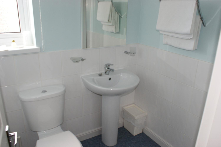 Bathroom 3, Beachcomber Hotel, Blackpool