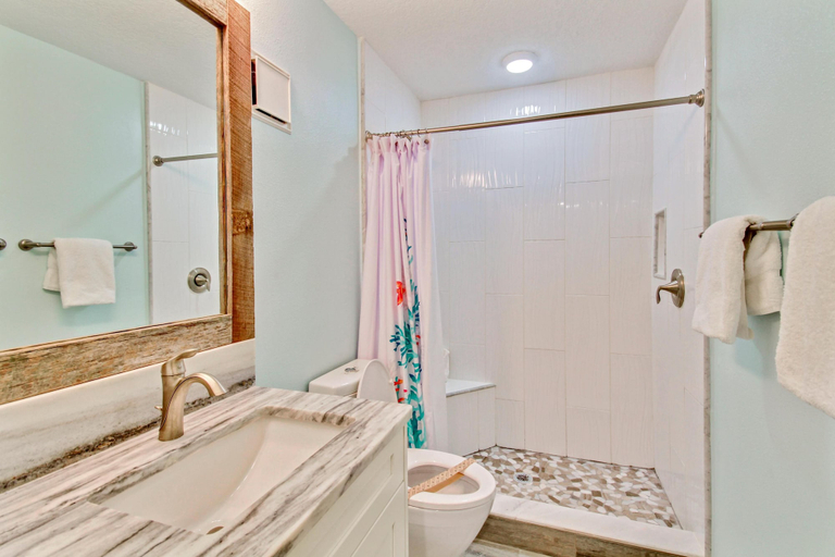 Bathroom 4, Land's End 7-401 Beach Front - Premier, Pinellas