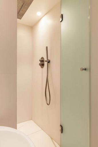 Bathroom 2, Charming Apartment With AC - Le Marais, Paris