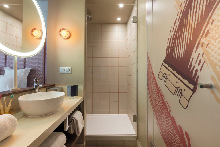 Bathroom 5, lyf Gambetta Paris, Paris