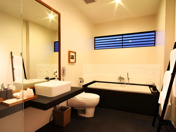 Bathroom 4, Villa Villa Pattaya Resort, Bang Lamung