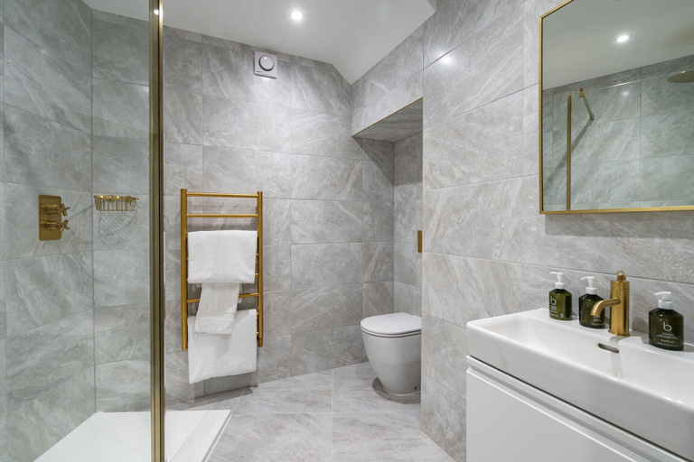 Bathroom 4, Treloyhan Manor, Cornwall
