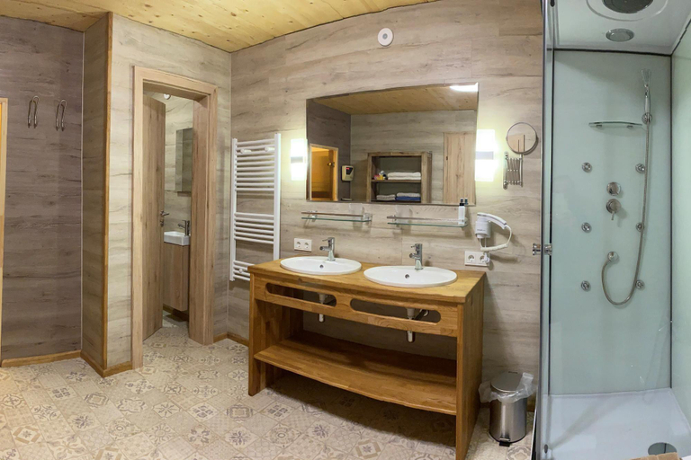 Others 5, Chalet in Dienten with Mountain Views, Zell am See