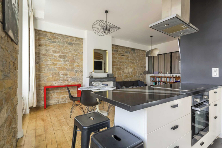 Interior 5, Dify Bechevelin, Rhône
