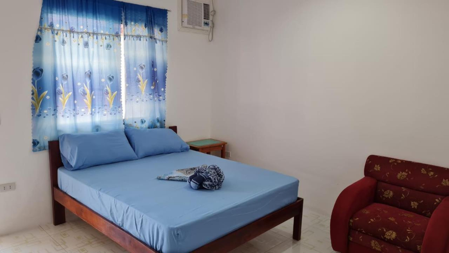 Bedroom 5, Babas Guesthouse, Moalboal