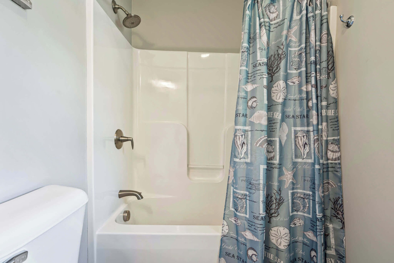 Bathroom 4, Tranquil Tides Home for 8!, York