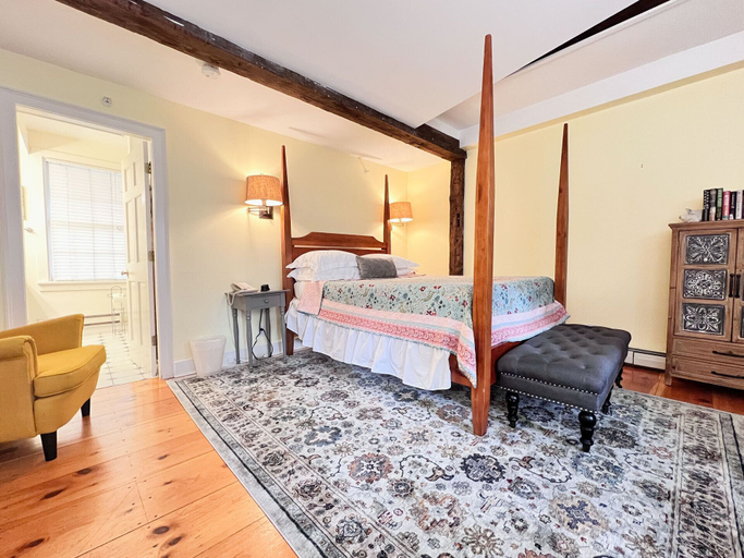 Bedroom 3, Four Columns Inn, Windham