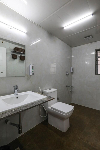 Bathroom 4, Aston Suites, Bangalore